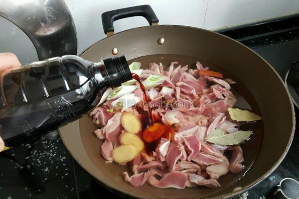 麻辣卤鸡爪好吃到连卤汁都不放过，我们一起来学做一下吧