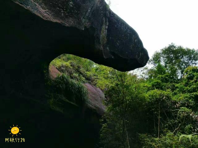 平远县南台山风景区，山是一尊佛 佛是一座山