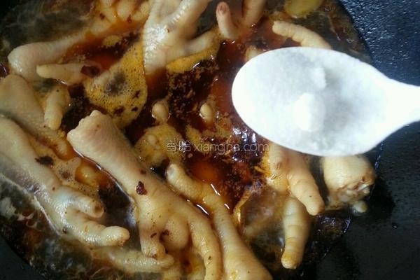 麻辣卤鸡爪好吃到连卤汁都不放过，我们一起来学做一下吧