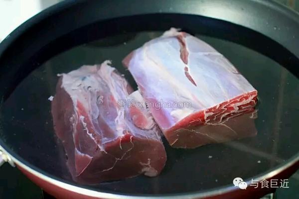 麻辣卤鸡爪好吃到连卤汁都不放过，我们一起来学做一下吧