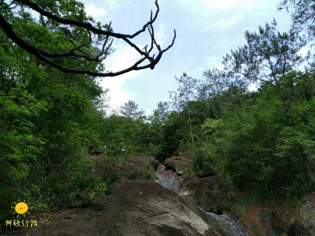 平远县南台山风景区，山是一尊佛 佛是一座山