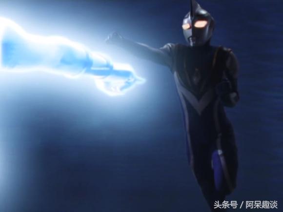 盖亚什么时候出现，盖亚奥特曼跳下来直接秒一个怪兽（奥特曼编年史：除了平成三杰）