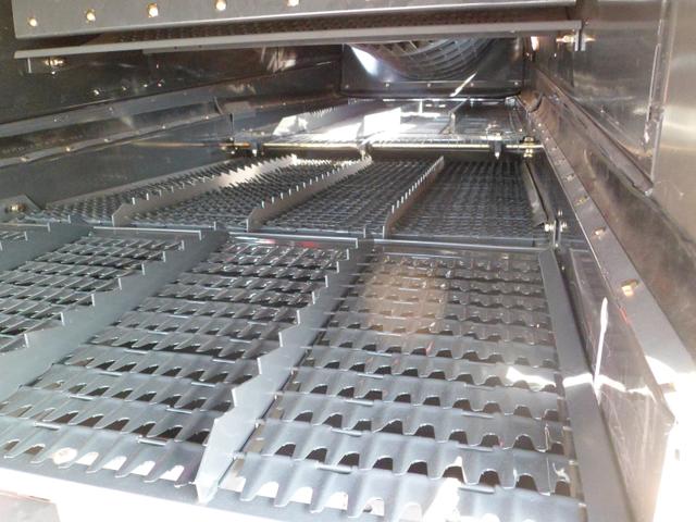 玉米联合收获机，听说这款联合收获机可以兼收玉米（玉米收获机和联合收获机的区别）