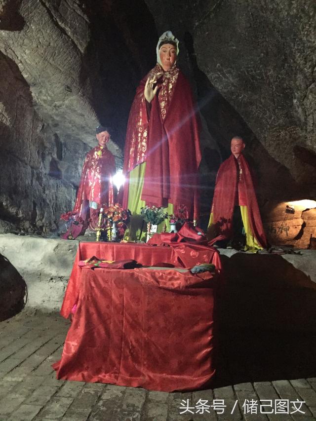 厦门青龙山溶洞，厦门秋天的白云洞