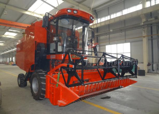 玉米联合收获机，听说这款联合收获机可以兼收玉米（玉米收获机和联合收获机的区别）