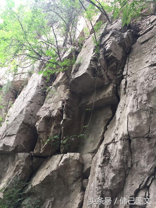 厦门青龙山溶洞，厦门秋天的白云洞