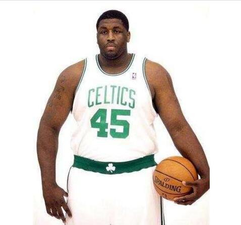 nba奥尼尔巅峰时期体重，奥尼尔是NBA史上体重最重