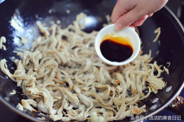 炒面筋的家常做法，素炒香辣面筋的做法（炒面筋时一定要加入这味料）