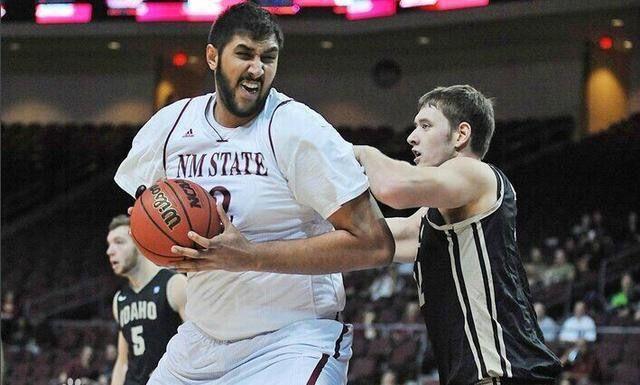 nba奥尼尔巅峰时期体重，奥尼尔是NBA史上体重最重
