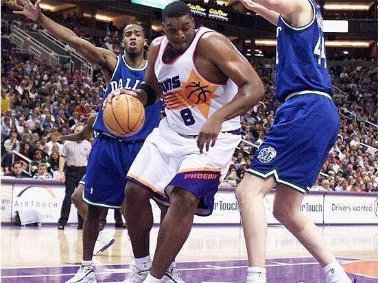 nba奥尼尔巅峰时期体重，奥尼尔是NBA史上体重最重