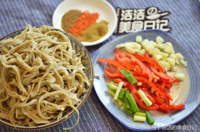 炒面筋的家常做法，素炒香辣面筋的做法（炒面筋时一定要加入这味料）