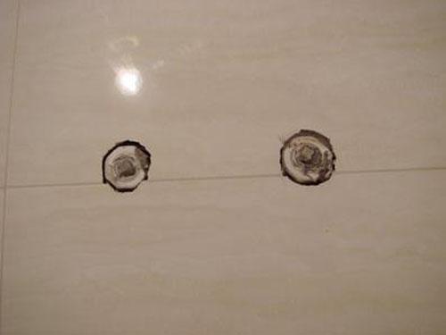 瓷砖打孔方法及技巧，30年瓦工老师傅教你瓷砖打孔不裂技巧