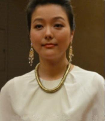 杨乐乐近照，38岁杨乐乐参加活动放飞自我