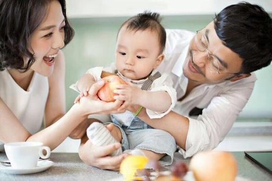杨乐乐近照，38岁杨乐乐参加活动放飞自我
