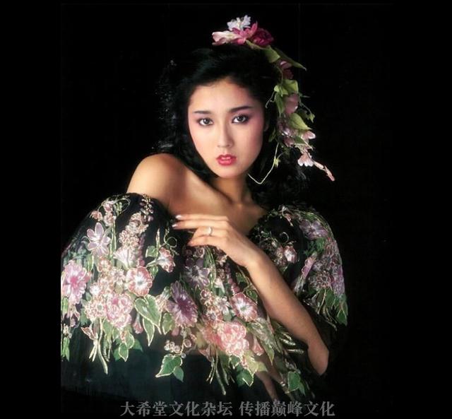 蕴含能量的黑曜石，拥有这块黑曜石将远离尘世忧伤