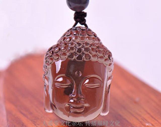 蕴含能量的黑曜石，拥有这块黑曜石将远离尘世忧伤