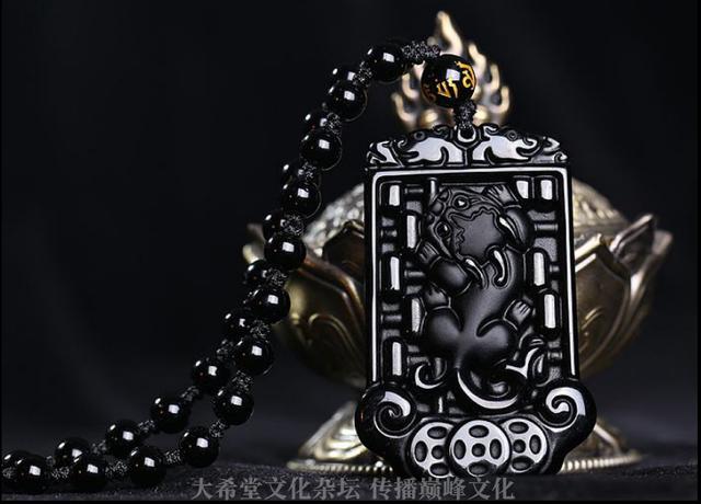 蕴含能量的黑曜石，拥有这块黑曜石将远离尘世忧伤