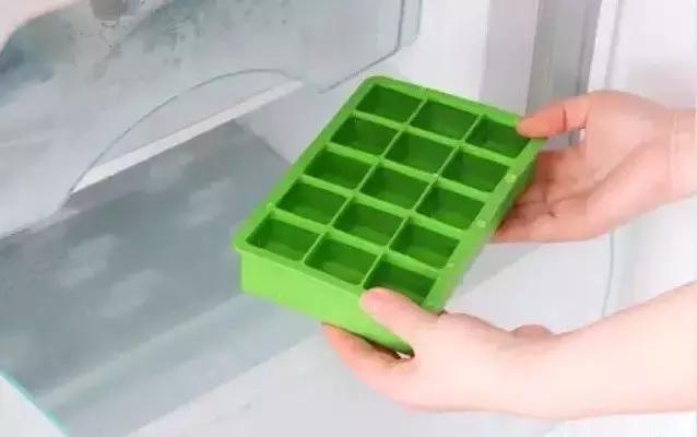 巨型冰块制作方法，一天生产15000块