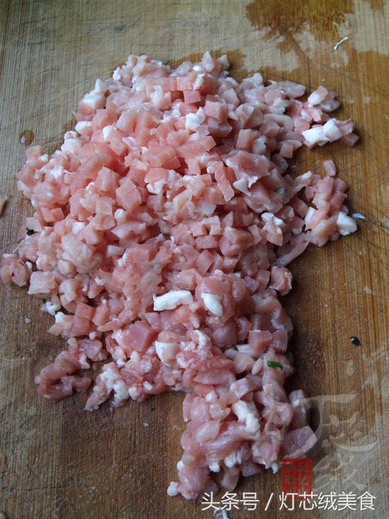 水煎饺子怎么做好吃，看看我家的滚蛋饺子是啥馅料的