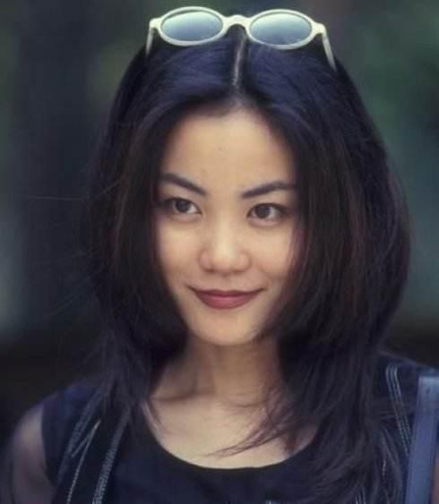 王菲曾经最火的十首粤语歌，天后王菲的这些金曲你都听过吗