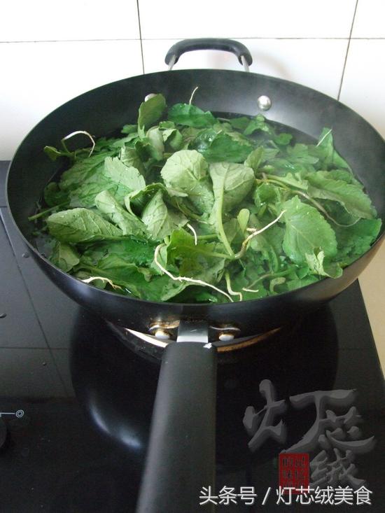 水煎饺子怎么做好吃，看看我家的滚蛋饺子是啥馅料的