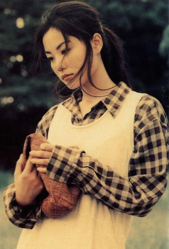 王菲曾经最火的十首粤语歌，天后王菲的这些金曲你都听过吗