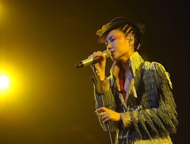 王菲曾经最火的十首粤语歌，天后王菲的这些金曲你都听过吗