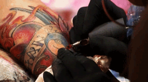 纹身过程中需要注意的，纹身别老问人家痛不痛