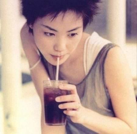 王菲曾经最火的十首粤语歌，天后王菲的这些金曲你都听过吗