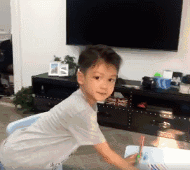 鹿晗微博给大家介绍一下，鹿晗燃爆微博故事