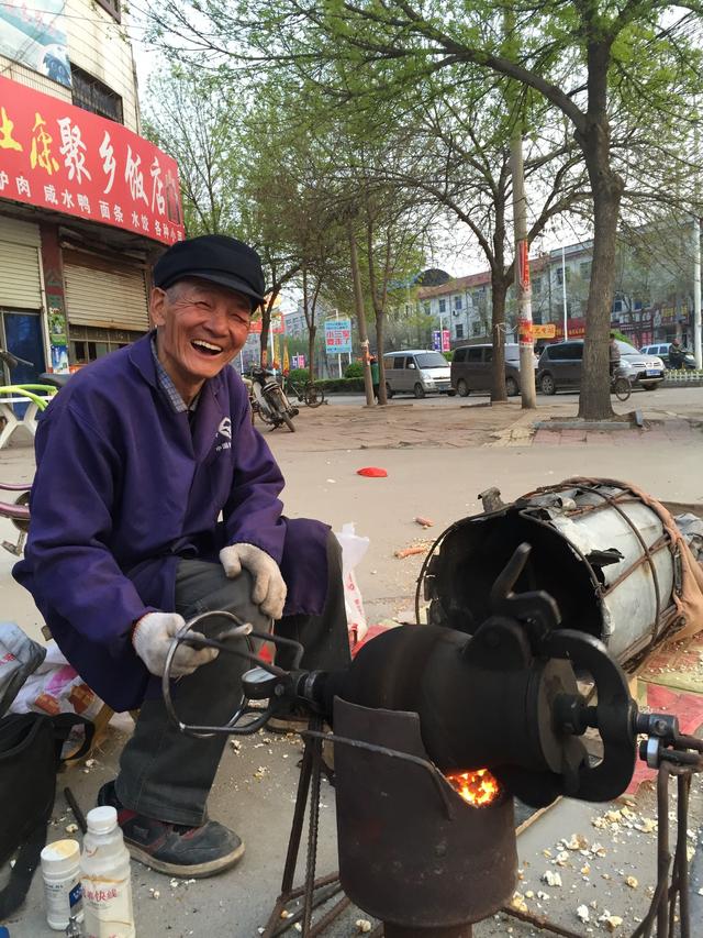 家里也能做出炒米花，炒米花制作（口感和味道百倍于爆米花）