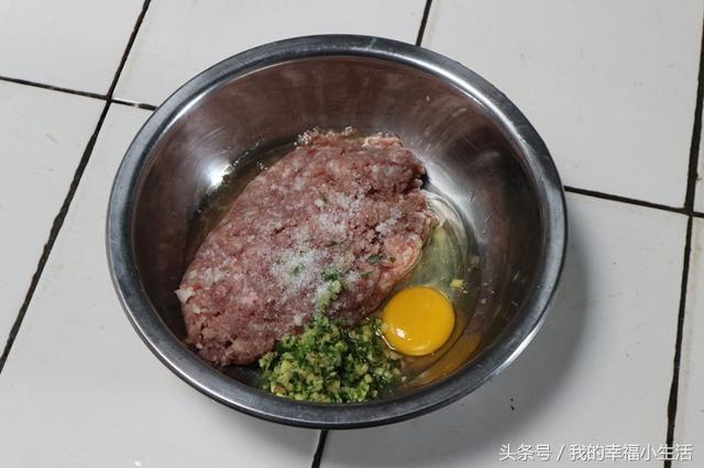 做豆腐丸子教程，炸豆腐丸子时