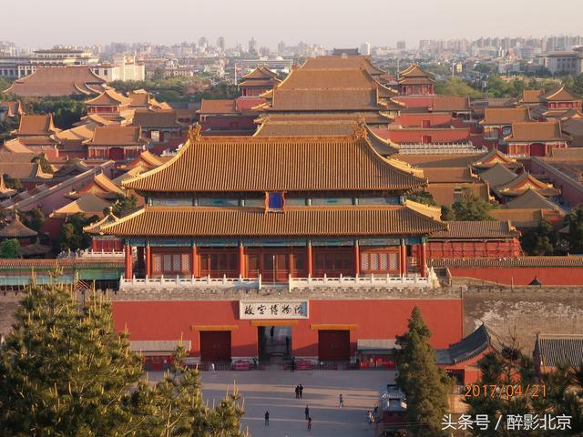 为什么叫紫禁城，故宫为何叫紫禁城（红色的故宫为何要叫“紫禁城”）