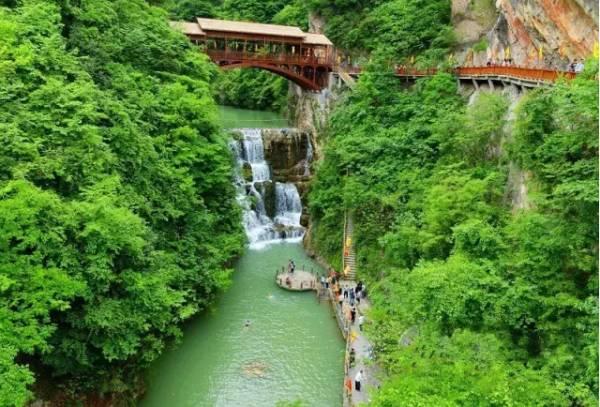 柳仙谷玻璃吊桥，既惊险刺激又想尝试