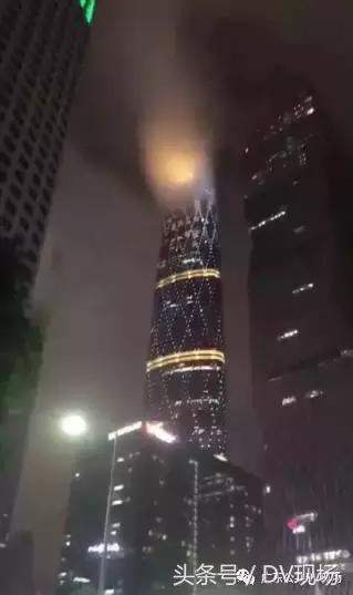 广州近日最大火灾现场，广州海珠七星岗一厂房发生火灾