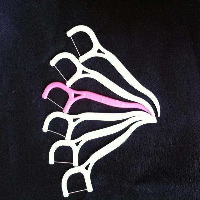 牙线的正确使用方法与时间，这可能是史上最全牙线使用方法