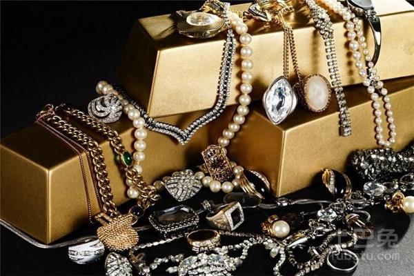 世界顶级奢侈品牌，全球十大高档奢侈品牌（全球奢侈品公司重新排位）