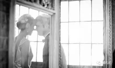 我从刘诗诗陈妍希的婚纱照中总结了8类创意婚纱照pose，刘诗诗秀禾服婚纱照