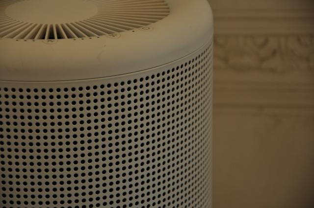 夏普超薄电视，1.6mm超窄边框4K高清大屏