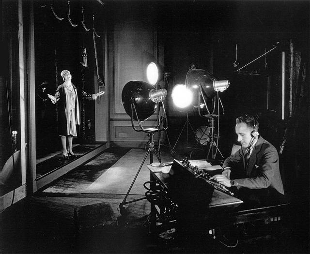 考古华纳与有声电影，考古电影（华纳与DC未来主打超级“娘子军”）