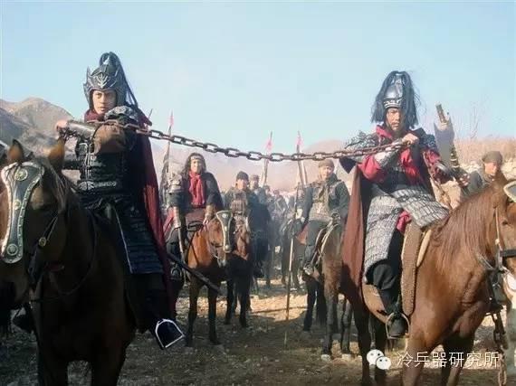 水浒传里的各种人物的兵器，威力最强的不是林冲的矛