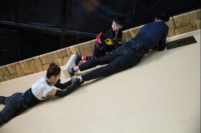 疯狂的麦咭石头城岩石密室，石头城疯狂运动会