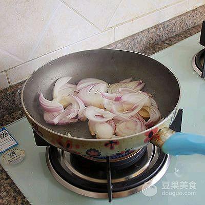 香菜爆羊肉的做法，怎么做葱爆羊肉