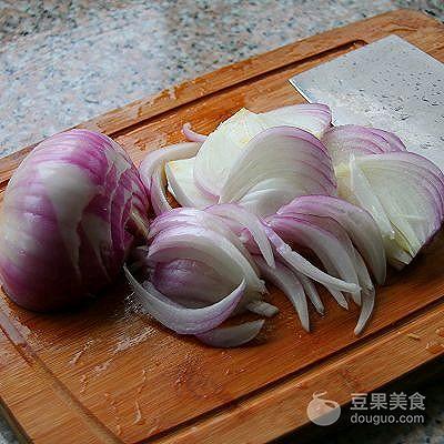 香菜爆羊肉的做法，怎么做葱爆羊肉