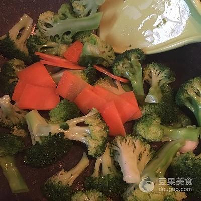 虾仁配什么菜炒好吃，减肥餐里常见的蔬菜