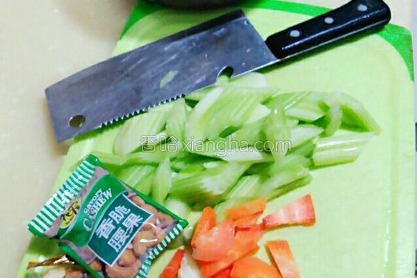腰果虾仁的正宗做法，腰果虾仁正宗做法大全（年夜饭热菜系列）