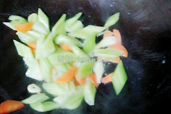 腰果虾仁的正宗做法，腰果虾仁正宗做法大全（年夜饭热菜系列）