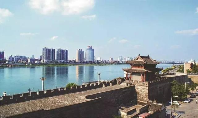湖北10大精品自驾路线，小长假湖北省内自驾游去哪好玩