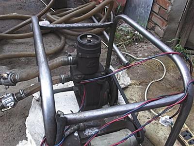 货车油箱油浮子原理，每次启动车辆都会发现油表油量比停车时更少