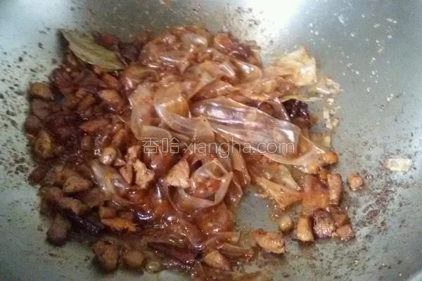 牛肉焖粉皮的做法，粉皮焖牛肉家常做法（就特馋吃的“焖粉皮”）